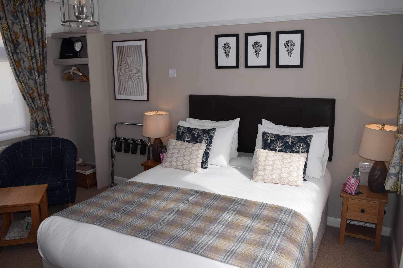 Facilities & Rates - Oak Tree Lodge Gatwick